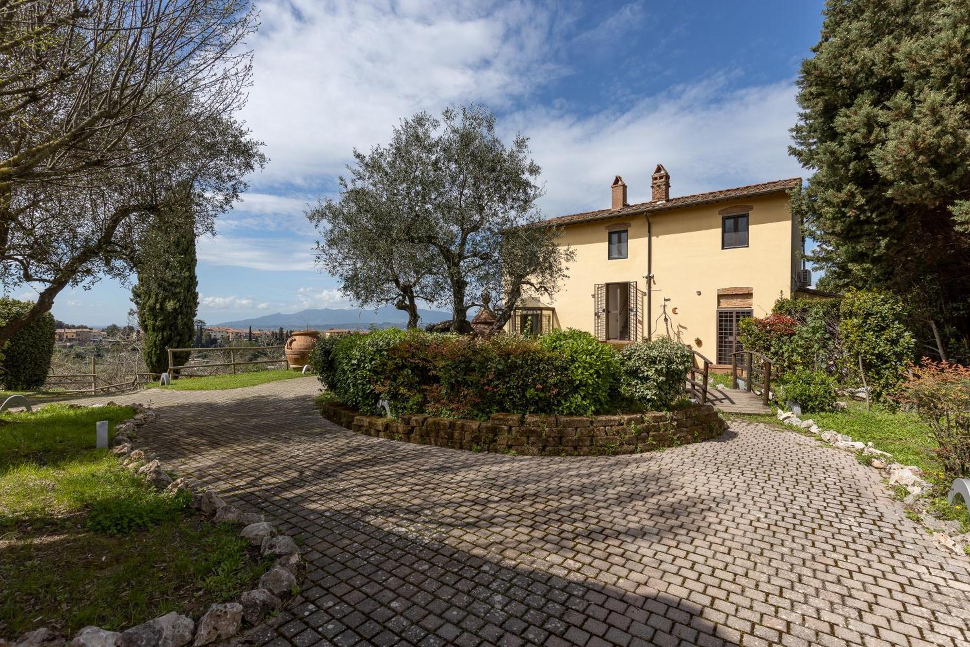 Residence Montevecchio 몬토폴리 인 발 다르노 외부 사진